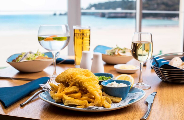 dining-at-the-golden-sands-hotel-jersey